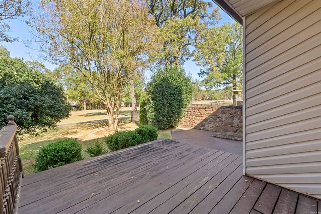 20 Fairway Woods Circle, Maumelle, AR 72113
