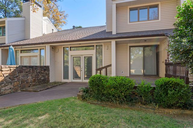 20 Fairway Woods Circle, Maumelle, AR 72113