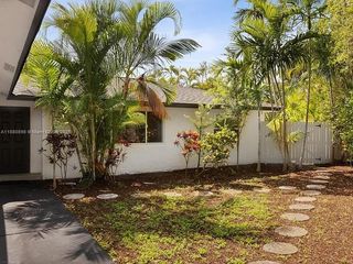 4260 NW 19th Ave, Oakland Park, FL 33309
