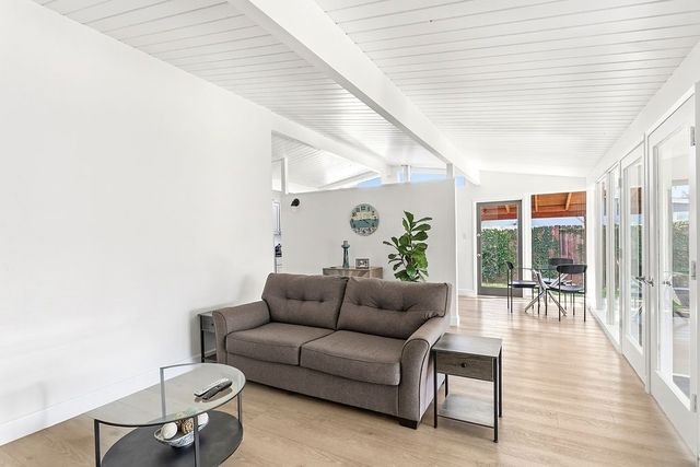 2214 N Spruce Street, Santa Ana, CA 92706