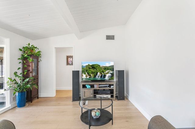 2214 N Spruce Street, Santa Ana, CA 92706