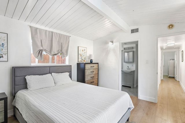 2214 N Spruce Street, Santa Ana, CA 92706