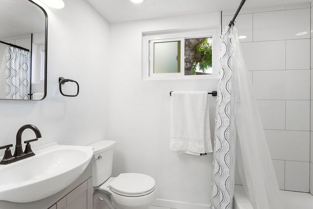 2214 N Spruce Street, Santa Ana, CA 92706