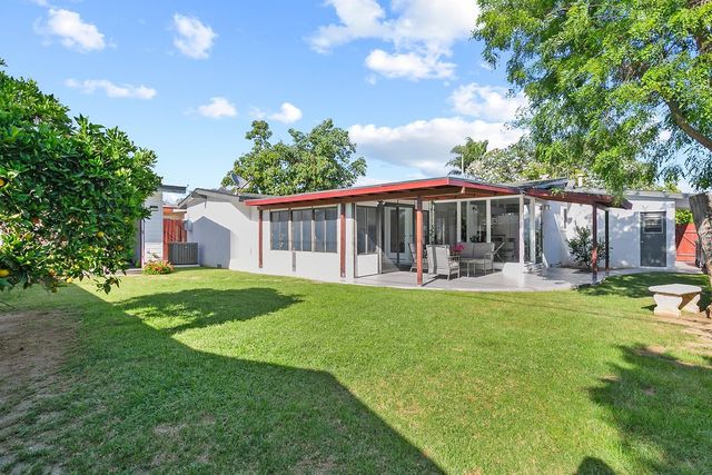 2214 N Spruce Street, Santa Ana, CA 92706