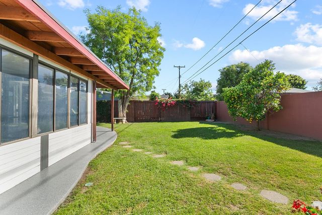 2214 N Spruce Street, Santa Ana, CA 92706