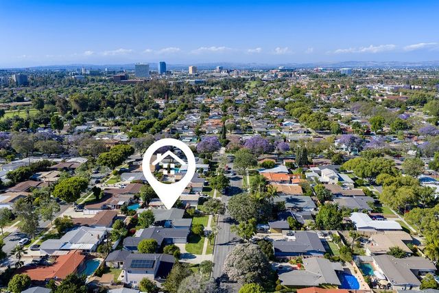 2214 N Spruce Street, Santa Ana, CA 92706