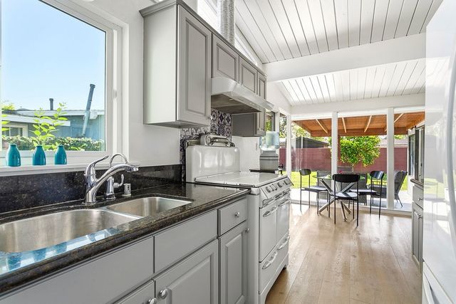 2214 N Spruce Street, Santa Ana, CA 92706