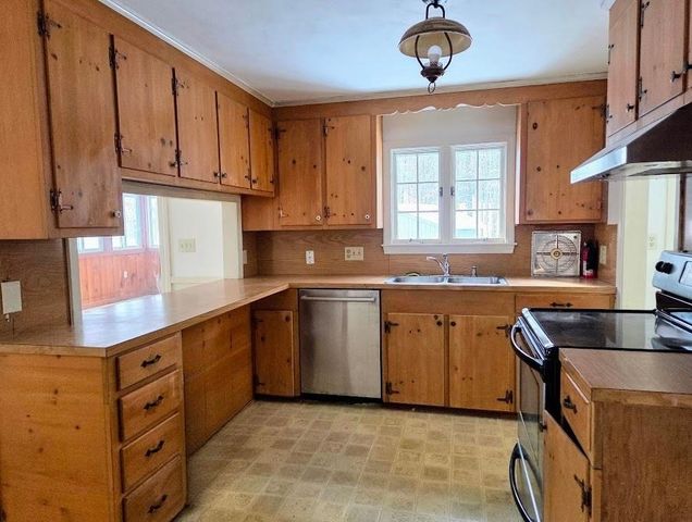 13 Birchdale Road, Bow, NH 03304