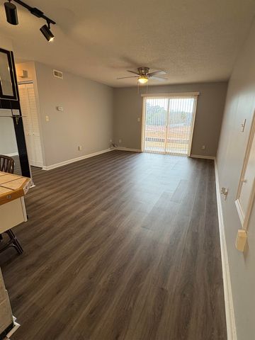 922-A Fairwood Lakes Dr., Myrtle Beach, SC 29588