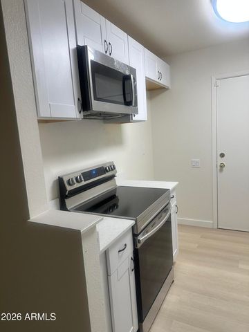 4044 E CARSON Road, Phoenix, AZ 85042