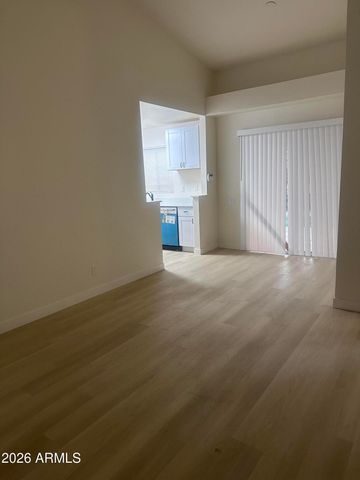 4044 E CARSON Road, Phoenix, AZ 85042