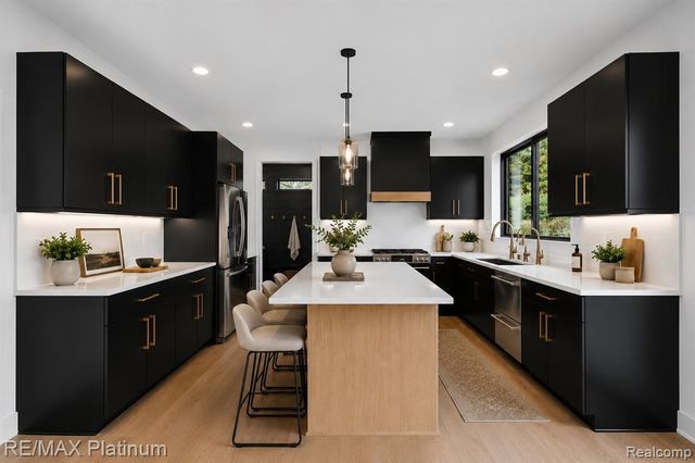 1309 Walloon Way, Orion Twp, MI 48360