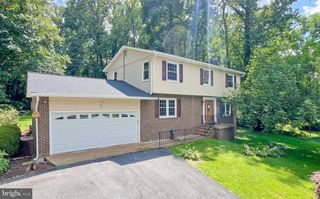 8835 BURKE RD, Burke, VA 22015