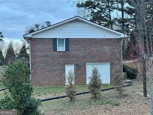 1335 Hillcrest Drive, Sugar Hill, GA 30518