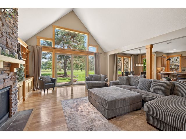 1663 Nw MEDINAH Dr, Mc Minnville, OR 97128