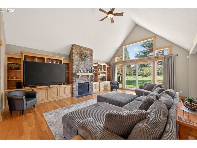 1663 Nw MEDINAH Dr, Mc Minnville, OR 97128