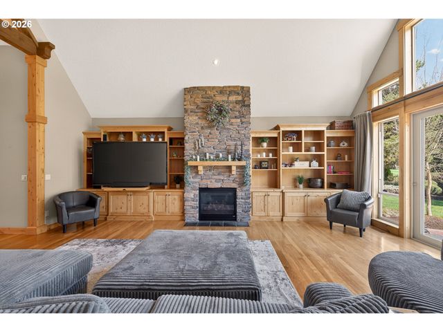 1663 Nw MEDINAH Dr, Mc Minnville, OR 97128