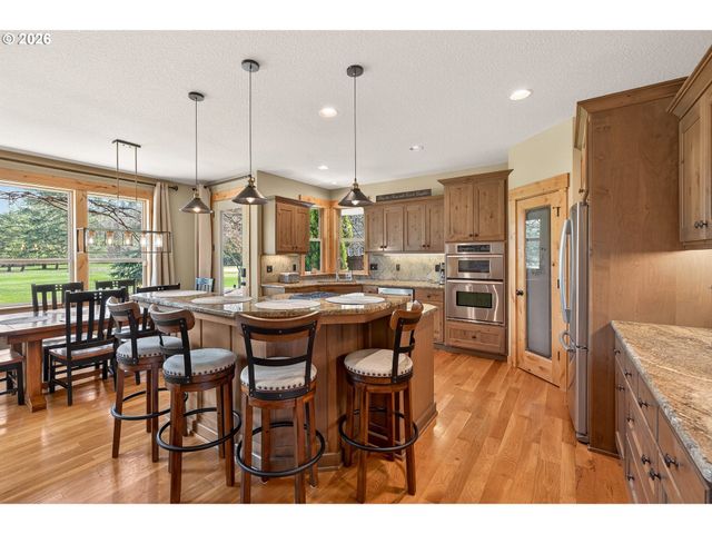 1663 Nw MEDINAH Dr, Mc Minnville, OR 97128