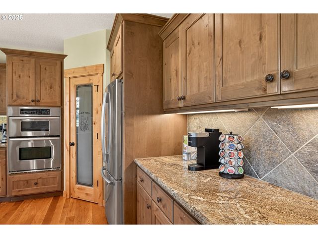1663 Nw MEDINAH Dr, Mc Minnville, OR 97128