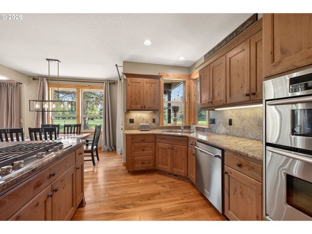 1663 Nw MEDINAH Dr, Mc Minnville, OR 97128