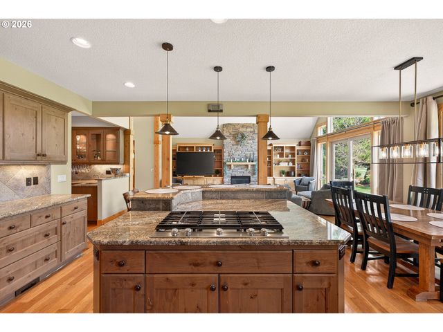 1663 Nw MEDINAH Dr, Mc Minnville, OR 97128
