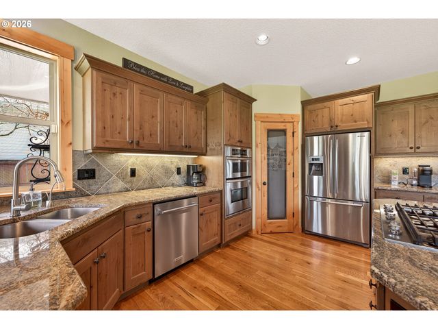 1663 Nw MEDINAH Dr, Mc Minnville, OR 97128