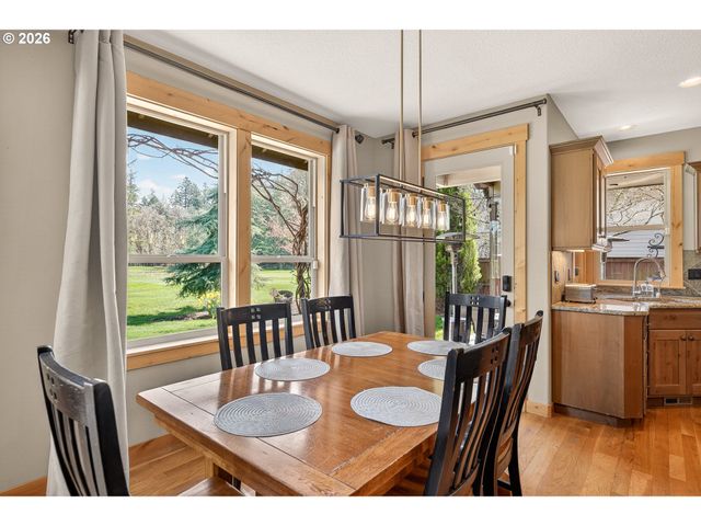 1663 Nw MEDINAH Dr, Mc Minnville, OR 97128