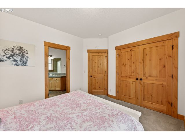 1663 Nw MEDINAH Dr, Mc Minnville, OR 97128