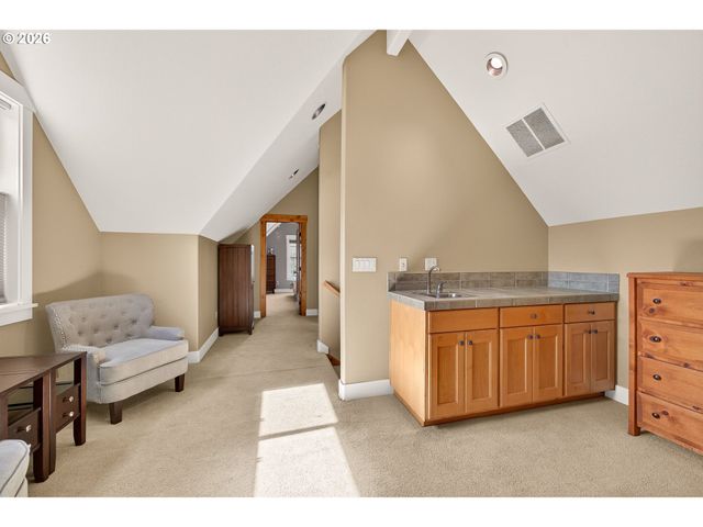 1663 Nw MEDINAH Dr, Mc Minnville, OR 97128