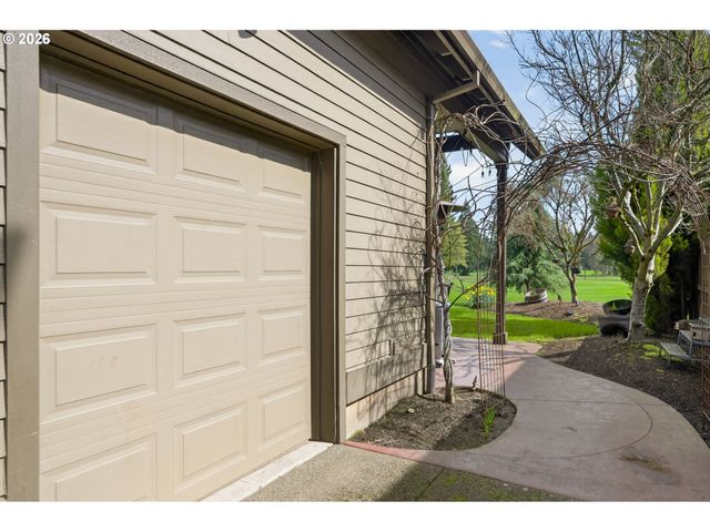 1663 Nw MEDINAH Dr, Mc Minnville, OR 97128