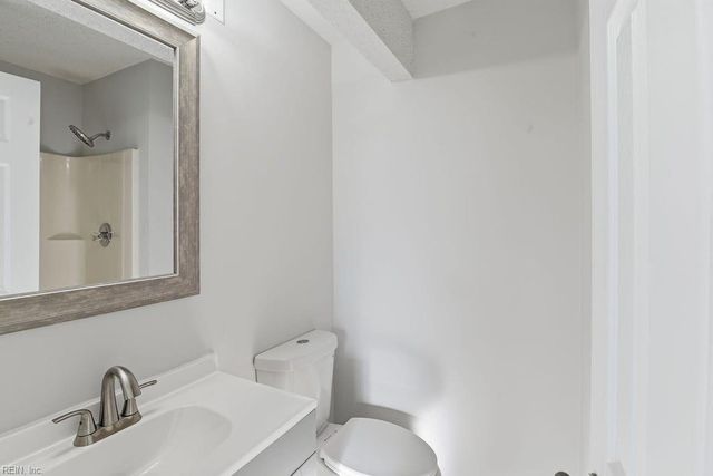 544 Hollomon DR, Hampton, VA 23666