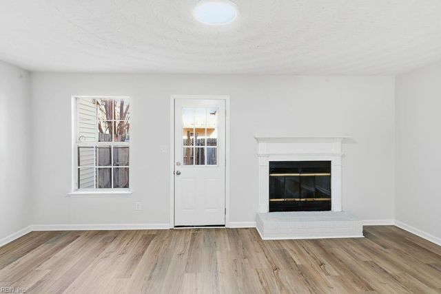 544 Hollomon DR, Hampton, VA 23666