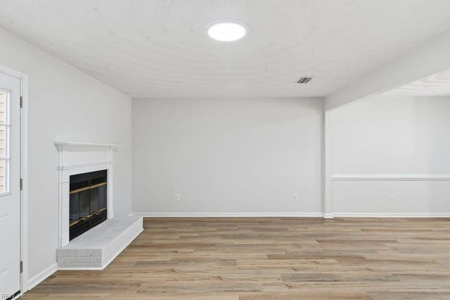 544 Hollomon DR, Hampton, VA 23666