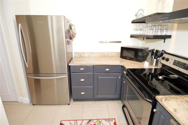 3873 POMPANO DRIVE SE D, St Petersburg, FL 33705