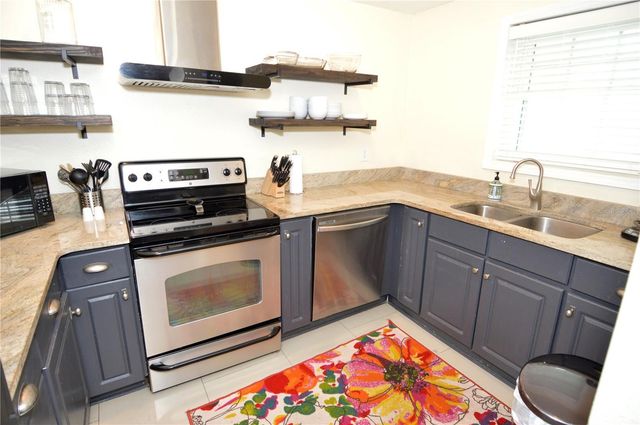 3873 POMPANO DRIVE SE D, St Petersburg, FL 33705