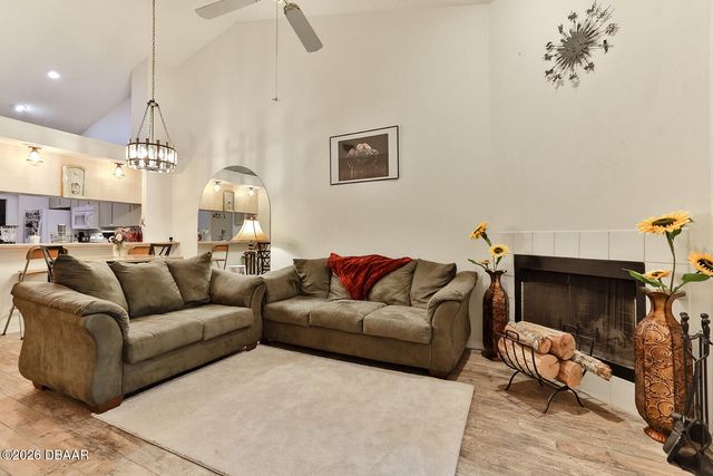 121 Dovecote Lane, Daytona Beach, FL 32114