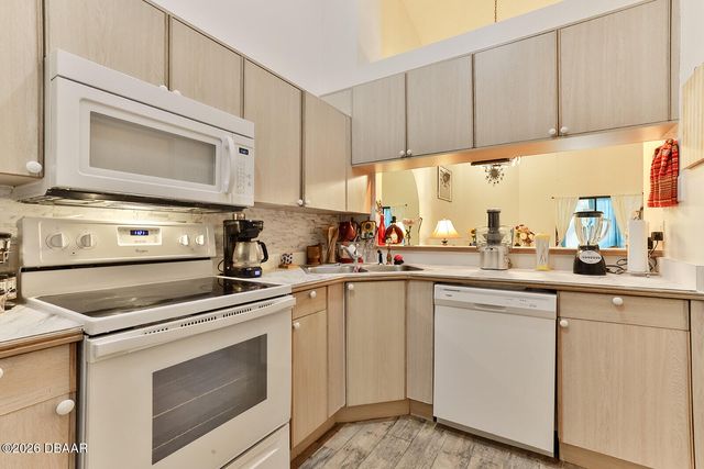 121 Dovecote Lane, Daytona Beach, FL 32114