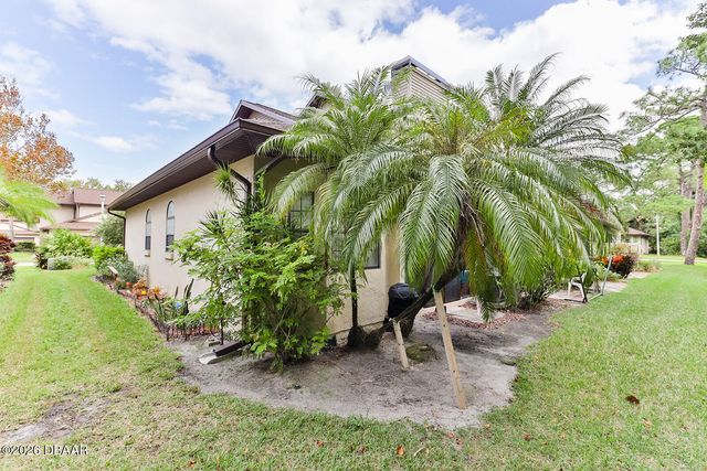 121 Dovecote Lane, Daytona Beach, FL 32114