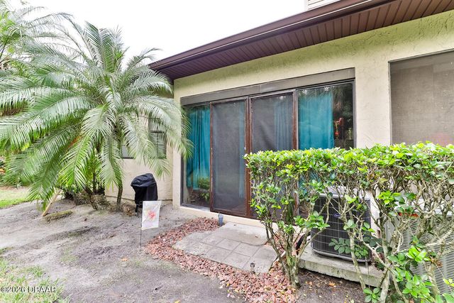 121 Dovecote Lane, Daytona Beach, FL 32114