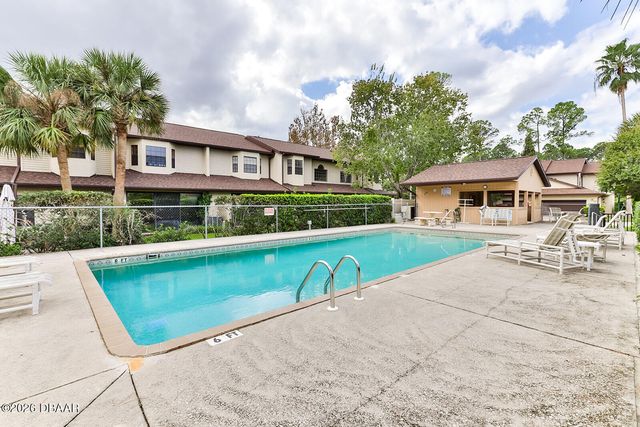121 Dovecote Lane, Daytona Beach, FL 32114