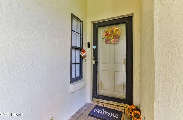 121 Dovecote Lane, Daytona Beach, FL 32114