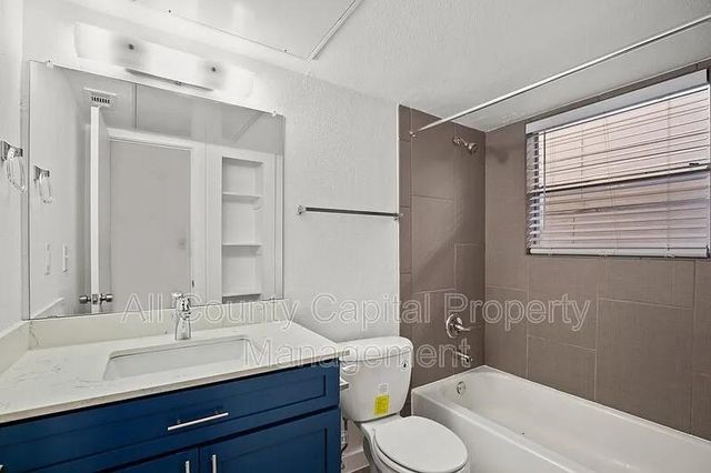 502 W 35th ST 203, Austin, TX 78705