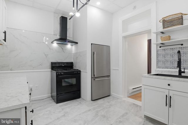 727 W KING ST, York, PA 17401