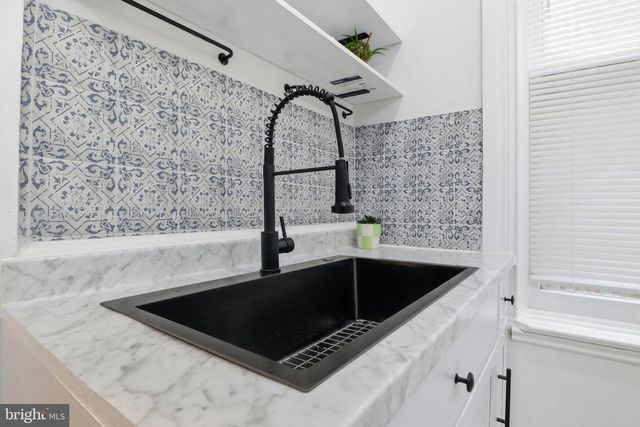 727 W KING ST, York, PA 17401