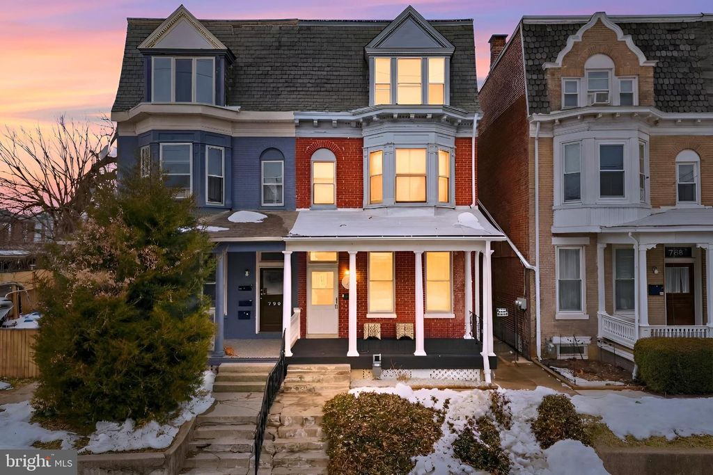 727 W KING ST, York, PA 17401