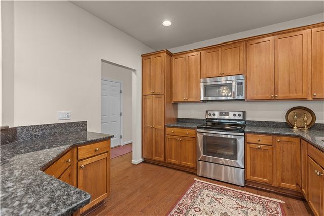 137 Freedom Ln, Ohio Twp, PA 15143