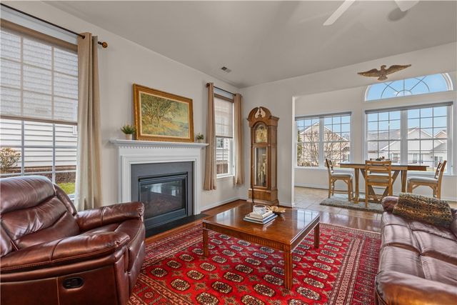 137 Freedom Ln, Ohio Twp, PA 15143