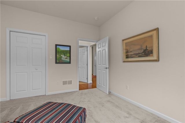 137 Freedom Ln, Ohio Twp, PA 15143