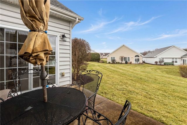 137 Freedom Ln, Ohio Twp, PA 15143