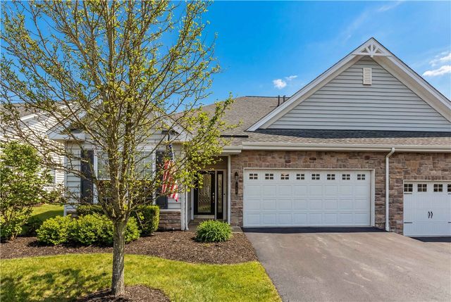 137 Freedom Ln, Ohio Twp, PA 15143